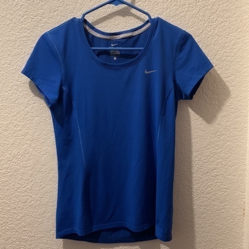 Dri-Fit Nike women’s small workout top